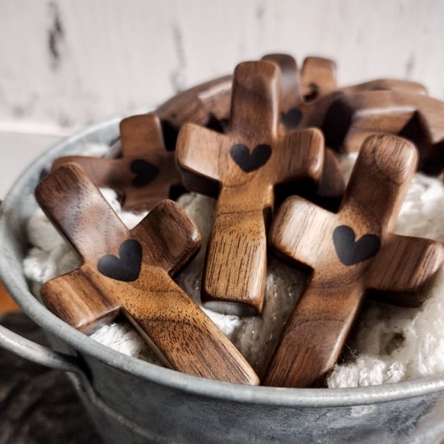 ✝️100% Handmade Wooden Cross My Heart(𝐉𝐚𝐦𝐞𝐬 𝐁𝐨𝐭𝐭𝐨𝐦𝐬 𝐇𝐚𝐧𝐝𝐦𝐚𝐝𝐞®)
